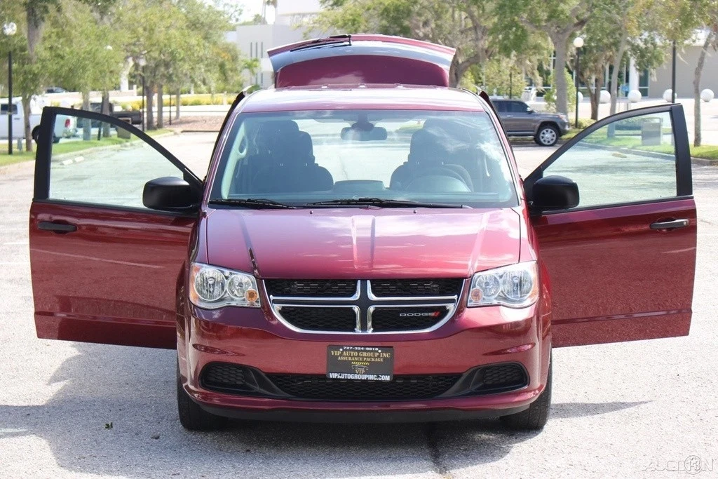 2019 Dodge Caravan - Image 8 of 21