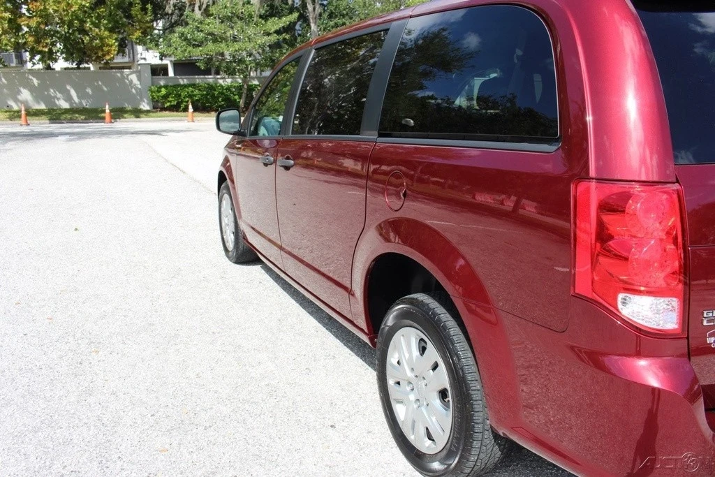 2019 Dodge Caravan - Image 20 of 21