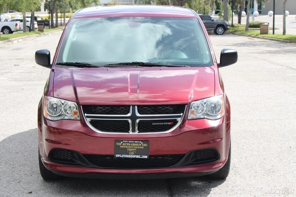 2019 Dodge Caravan - Image 10 of 21