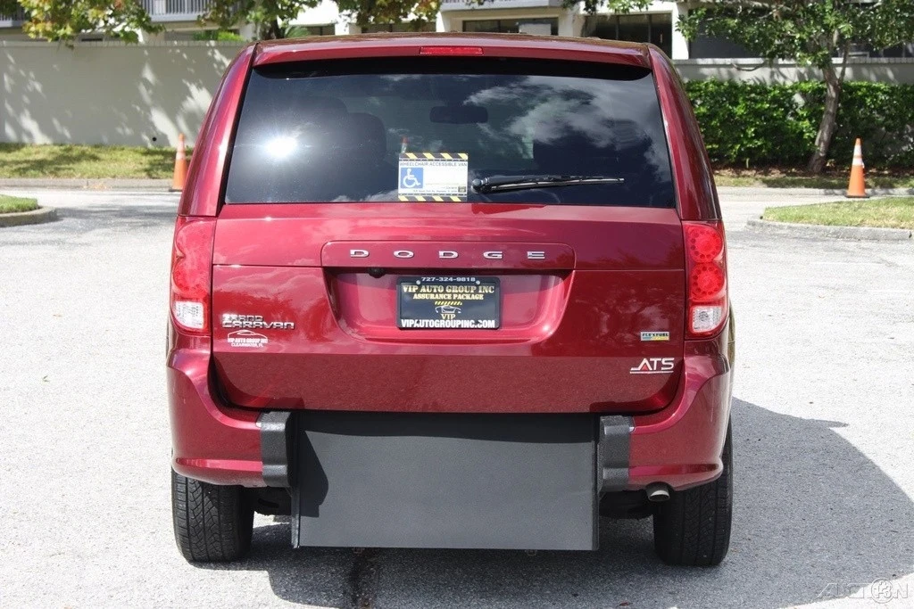 2019 Dodge Caravan - Image 14 of 21