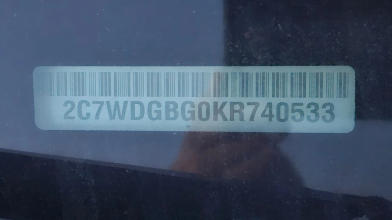 2019 Dodge Caravan - Image 16 of 16