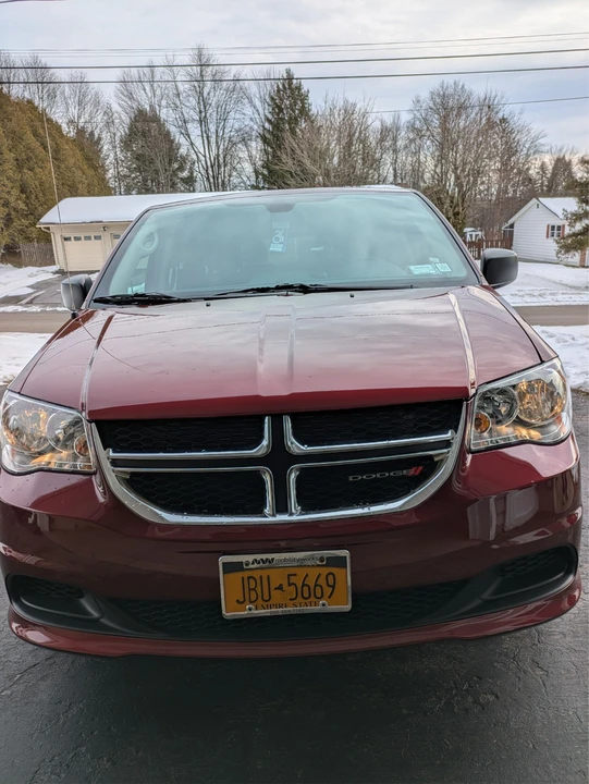2019 Dodge Caravan - Image 8 of 10