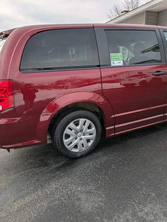 2019 Dodge Caravan - Image 6 of 10