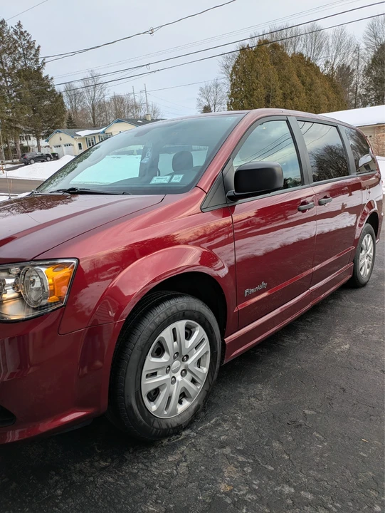 2019 Dodge Caravan - Image 9 of 10