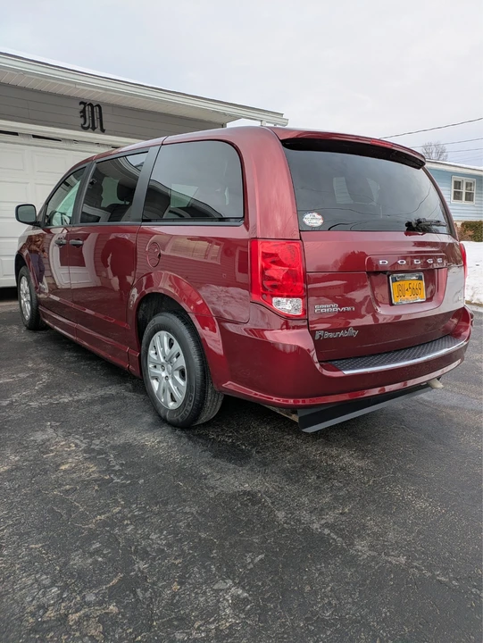 2019 Dodge Caravan - Image 10 of 10