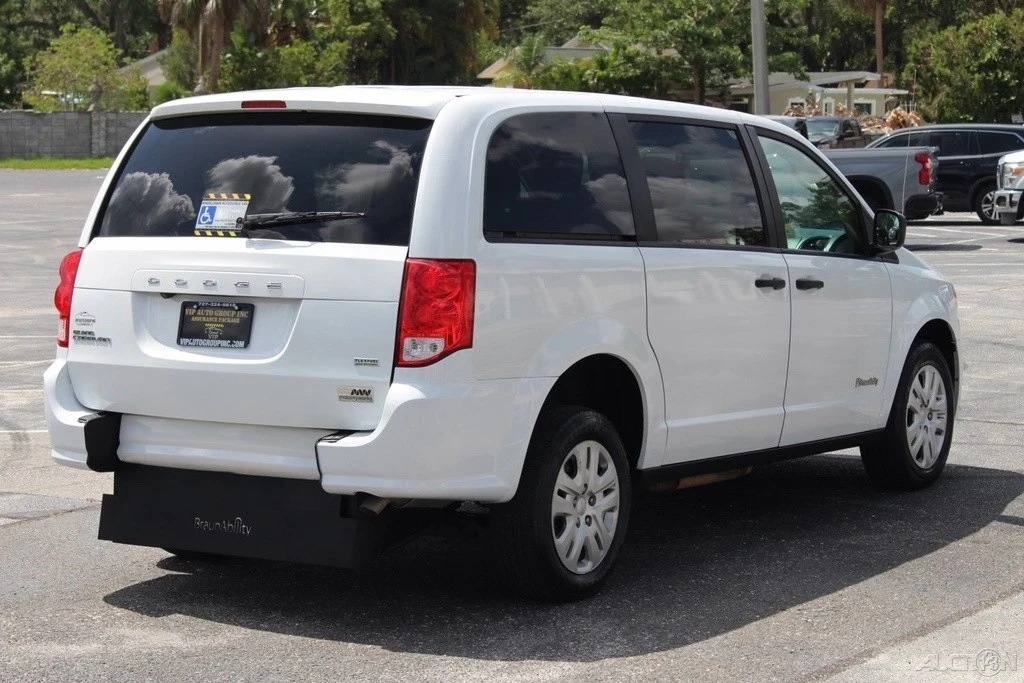 2019 Dodge Caravan - Image 15 of 21