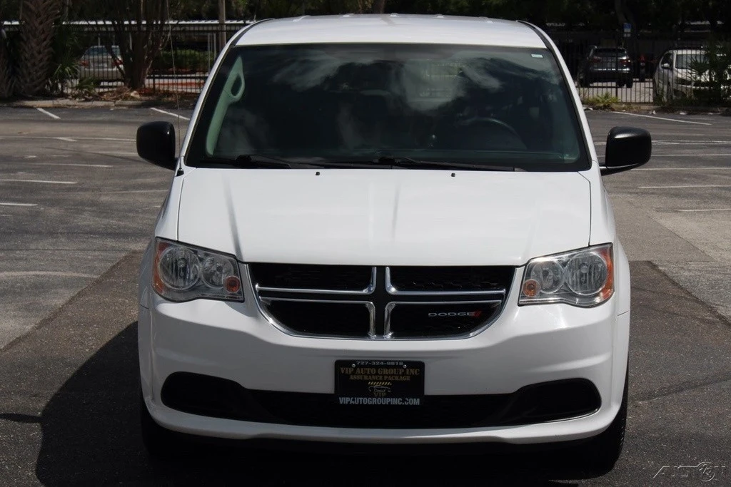 2019 Dodge Caravan - Image 9 of 21