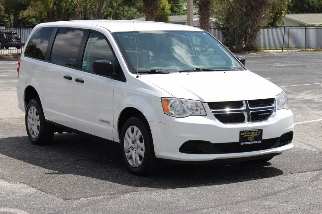 2019 Dodge Caravan - Image 8 of 21