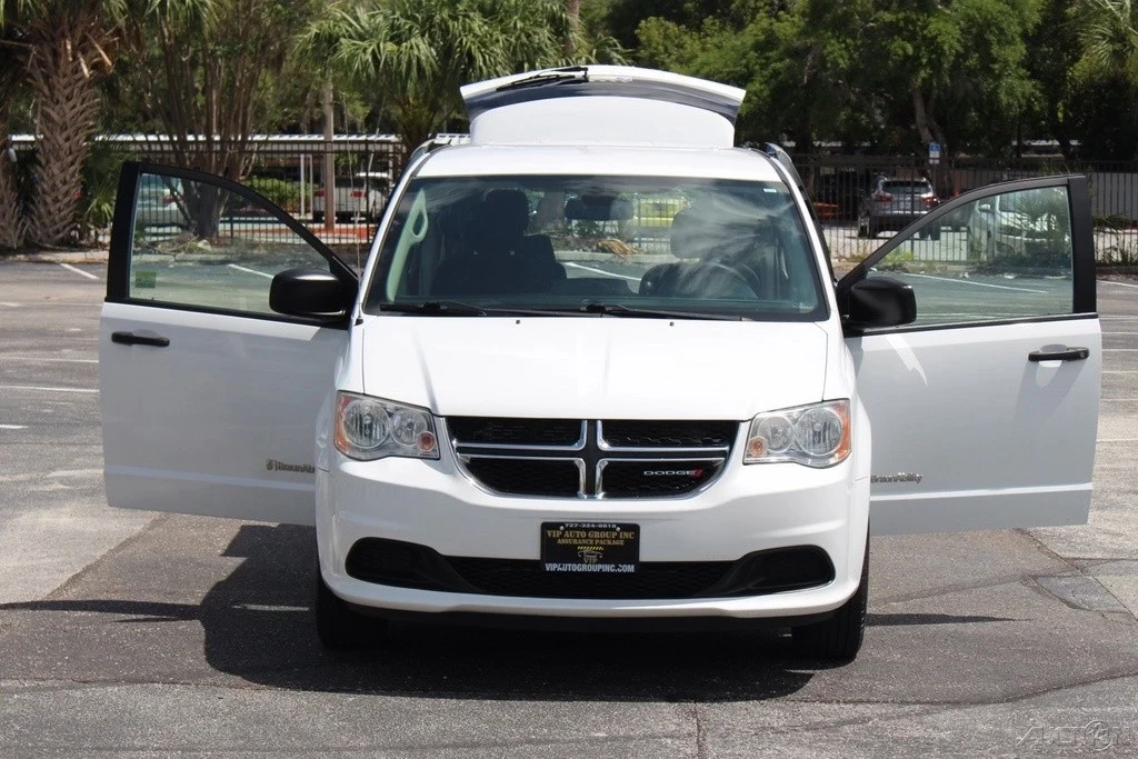 2019 Dodge Caravan - Image 7 of 21