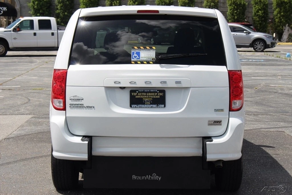 2019 Dodge Caravan - Image 13 of 21