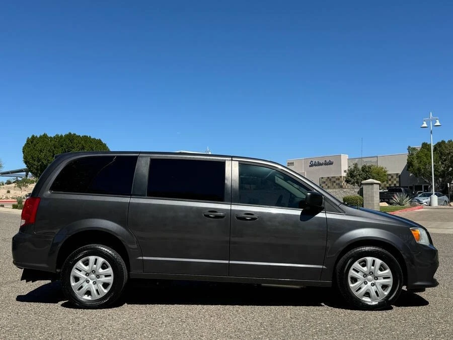 2019 Dodge Caravan - Image 4 of 16