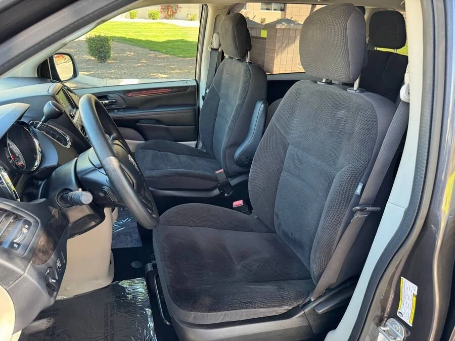2019 Dodge Caravan - Image 8 of 16