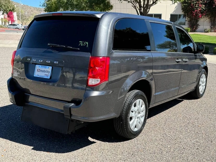 2019 Dodge Caravan - Image 5 of 16
