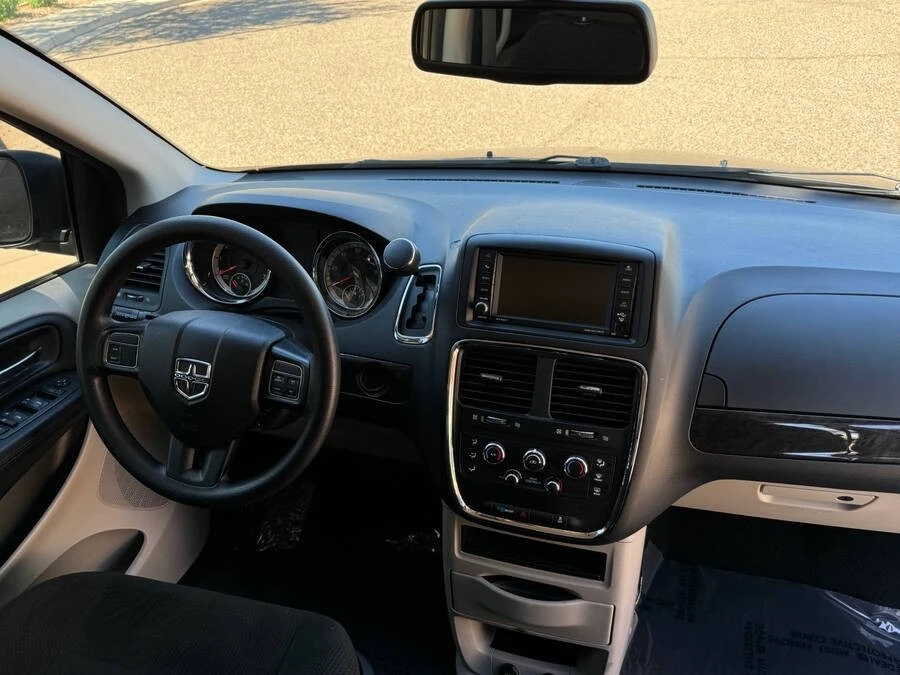 2019 Dodge Caravan - Image 7 of 16