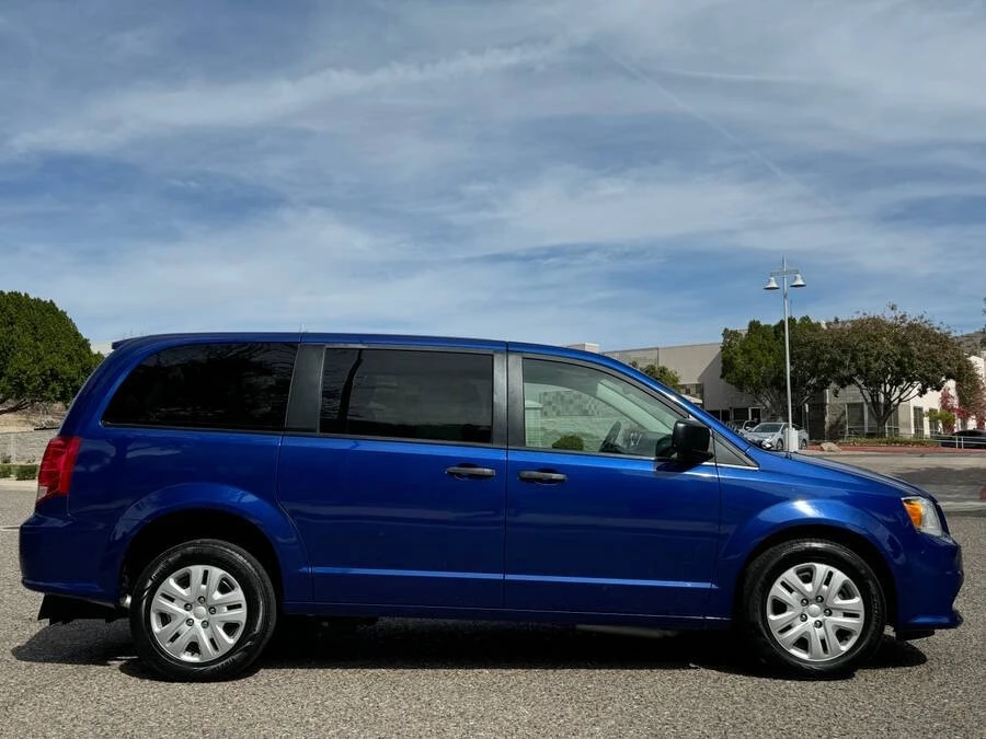 2019 Dodge Caravan - Image 4 of 16