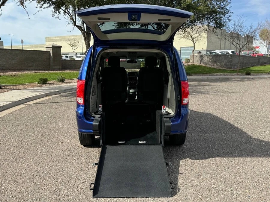 2019 Dodge Caravan - Image 2 of 16