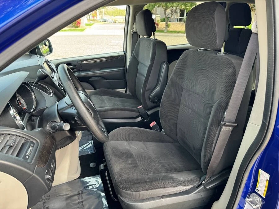 2019 Dodge Caravan - Image 8 of 16