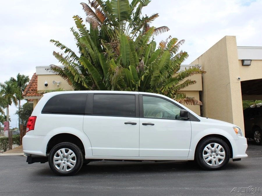 2019 Dodge Caravan - Image 4 of 12