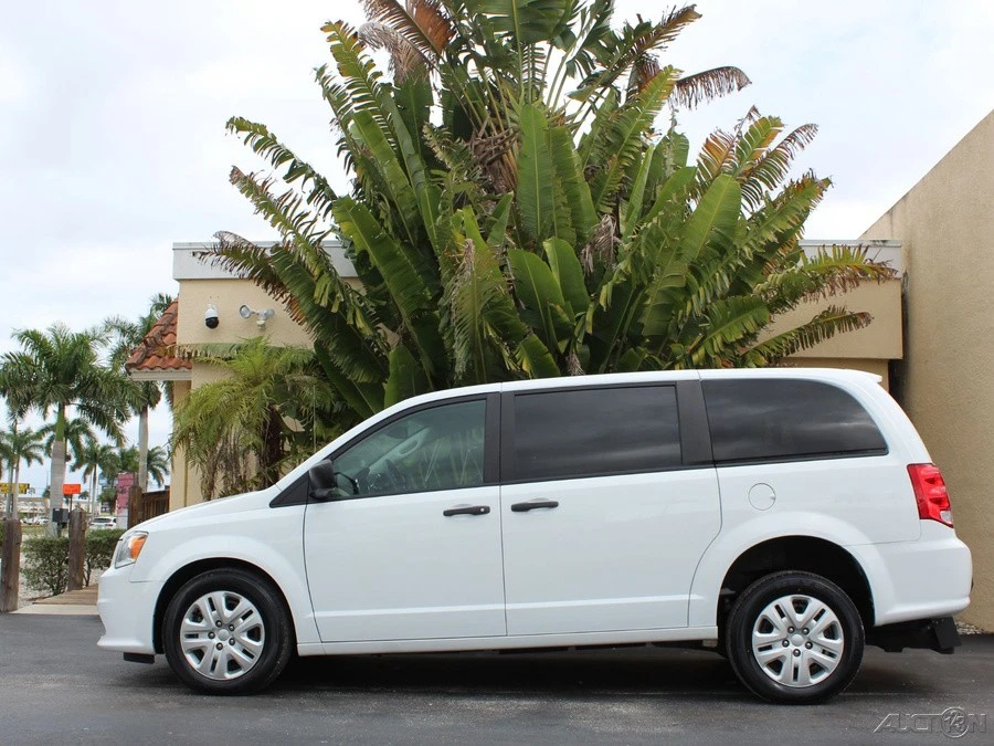 2019 Dodge Caravan - Image 7 of 12