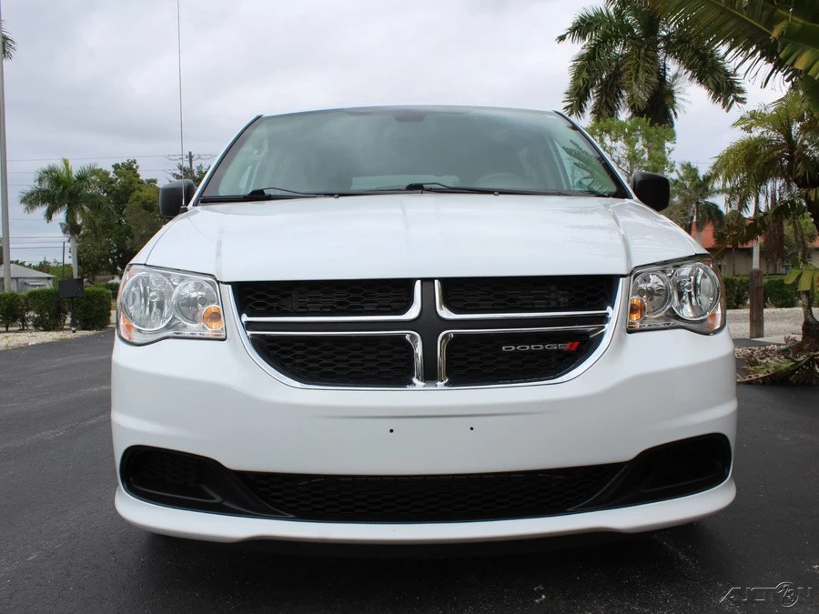 2019 Dodge Caravan - Image 9 of 12