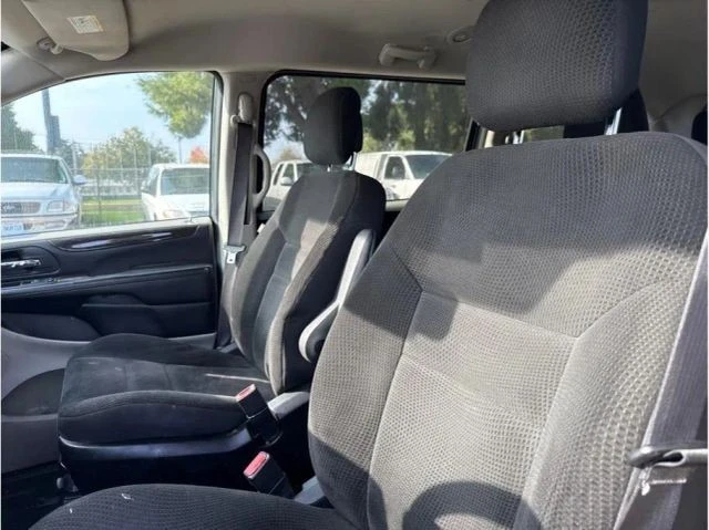 2019 Dodge Caravan - Image 8 of 10
