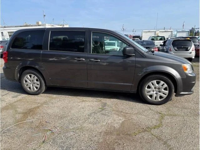 2019 Dodge Caravan - Image 2 of 10