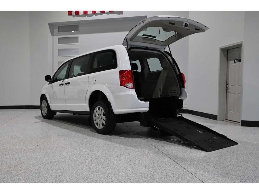 2019 Dodge Caravan - Image 2 of 12