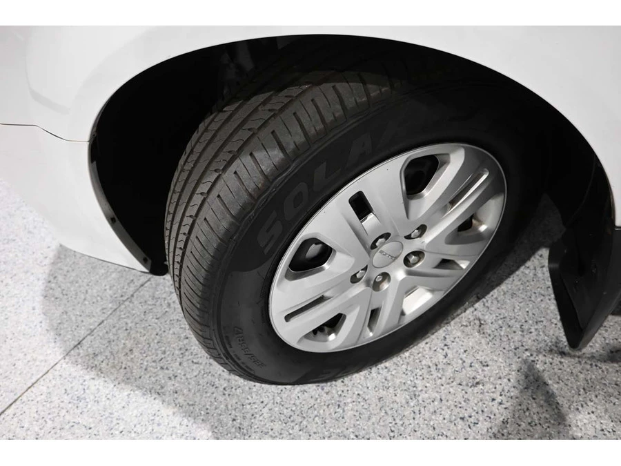 2019 Dodge Caravan - Image 11 of 12