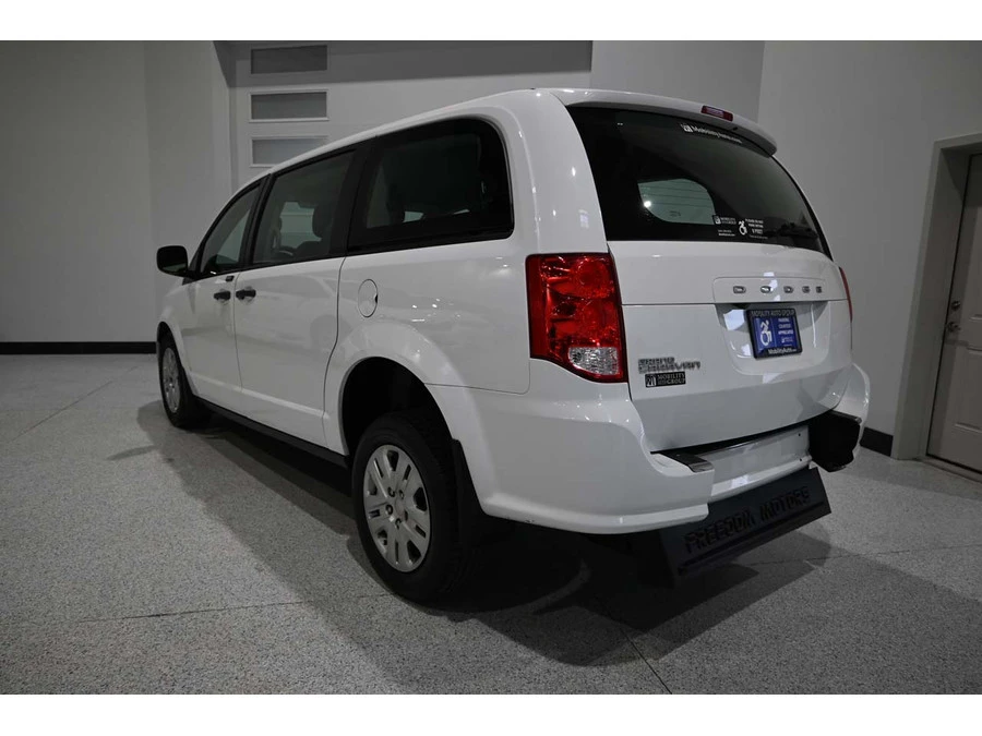 2019 Dodge Caravan - Image 8 of 12