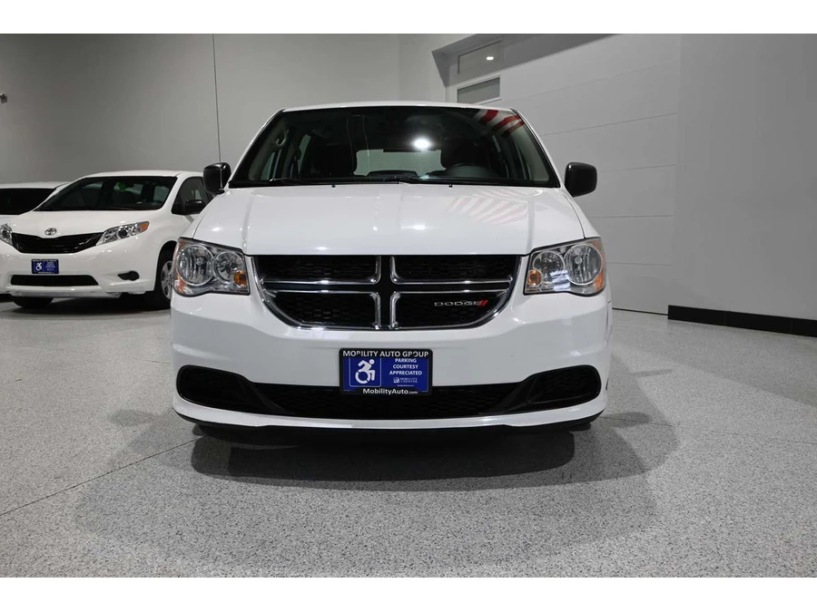 2019 Dodge Caravan - Image 4 of 12