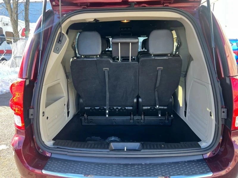 2019 Dodge Caravan - Image 10 of 12