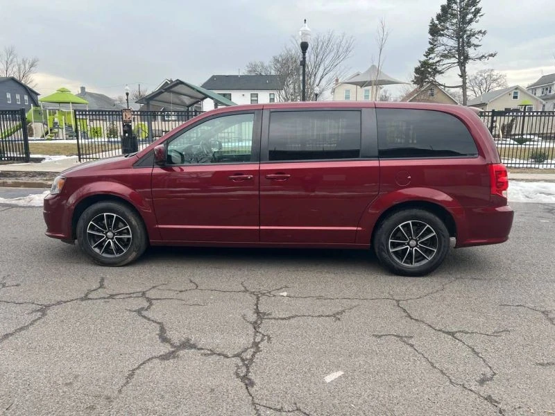 2019 Dodge Caravan - Image 7 of 12