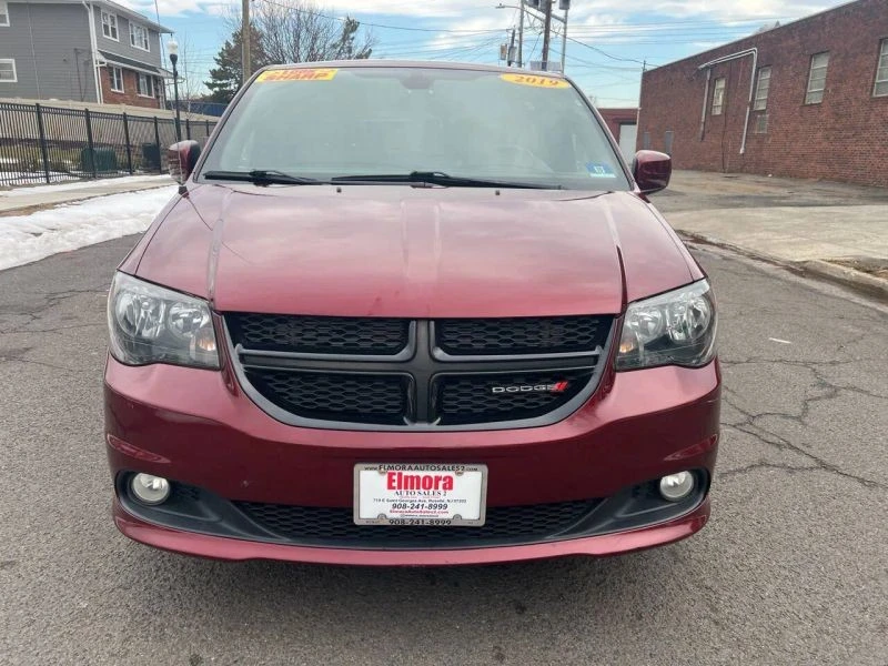 2019 Dodge Caravan - Image 2 of 12