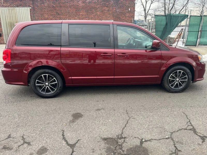 2019 Dodge Caravan - Image 3 of 12