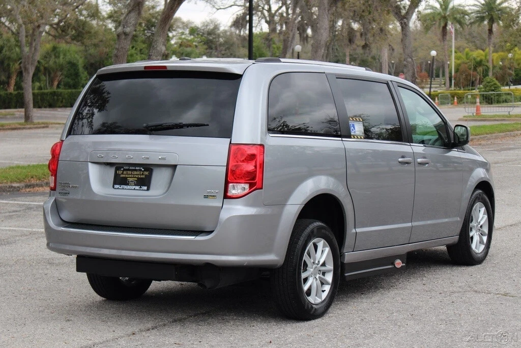 2019 Dodge Caravan - Image 14 of 21