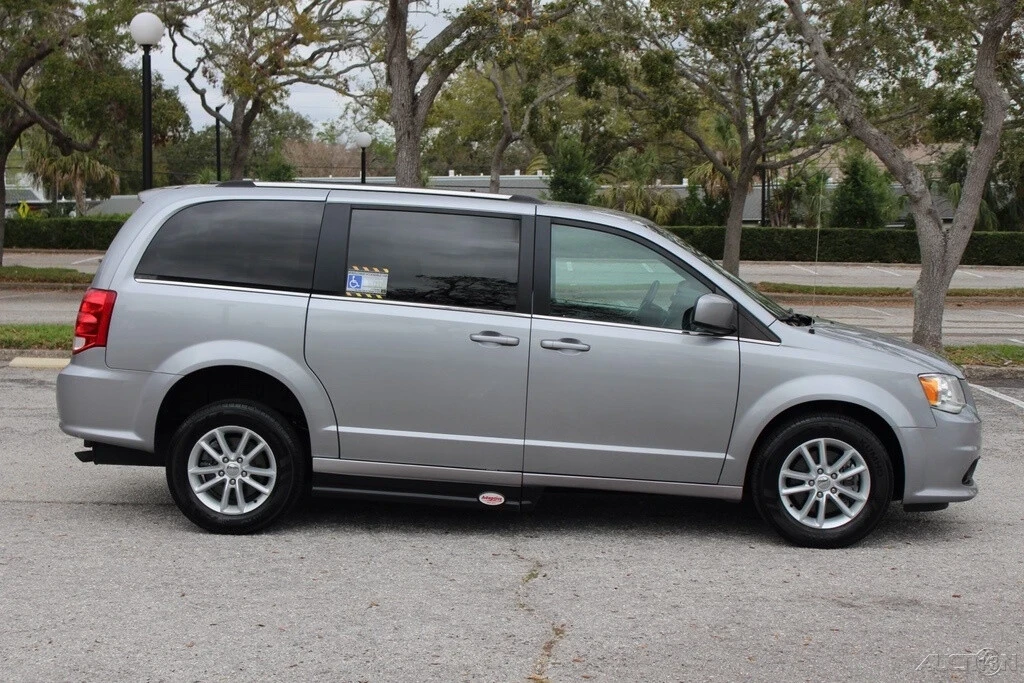 2019 Dodge Caravan - Image 15 of 21