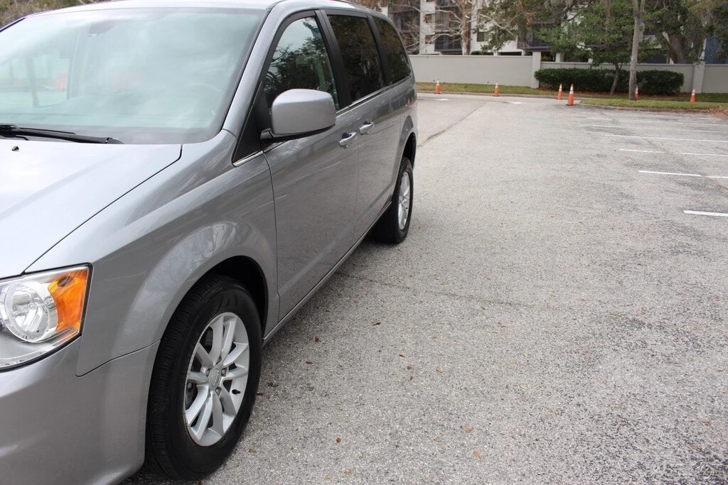 2019 Dodge Caravan - Image 18 of 21