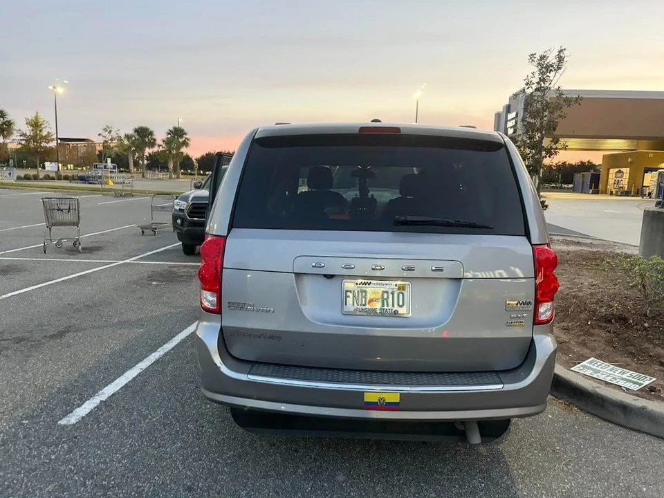 2019 Dodge Caravan - Image 8 of 10