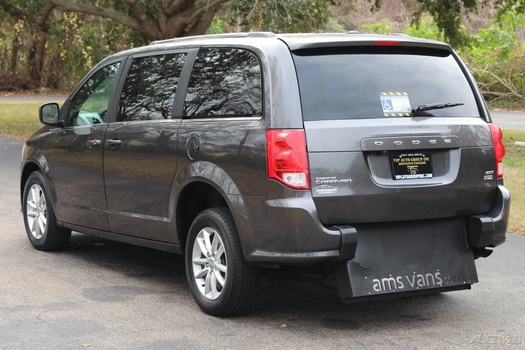 2019 Dodge Caravan - Image 12 of 21