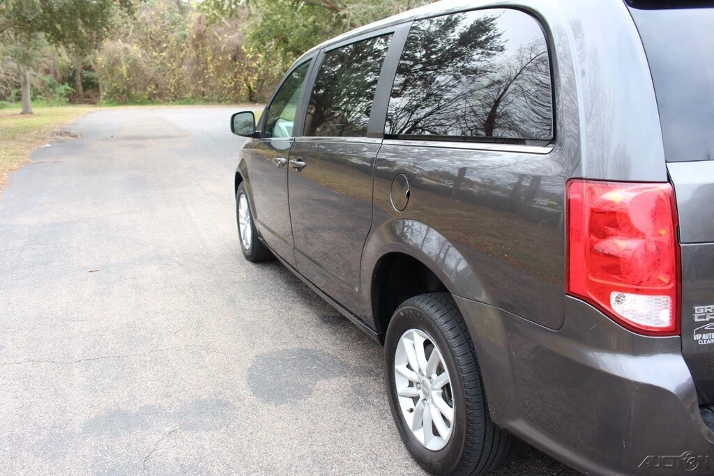 2019 Dodge Caravan - Image 19 of 21
