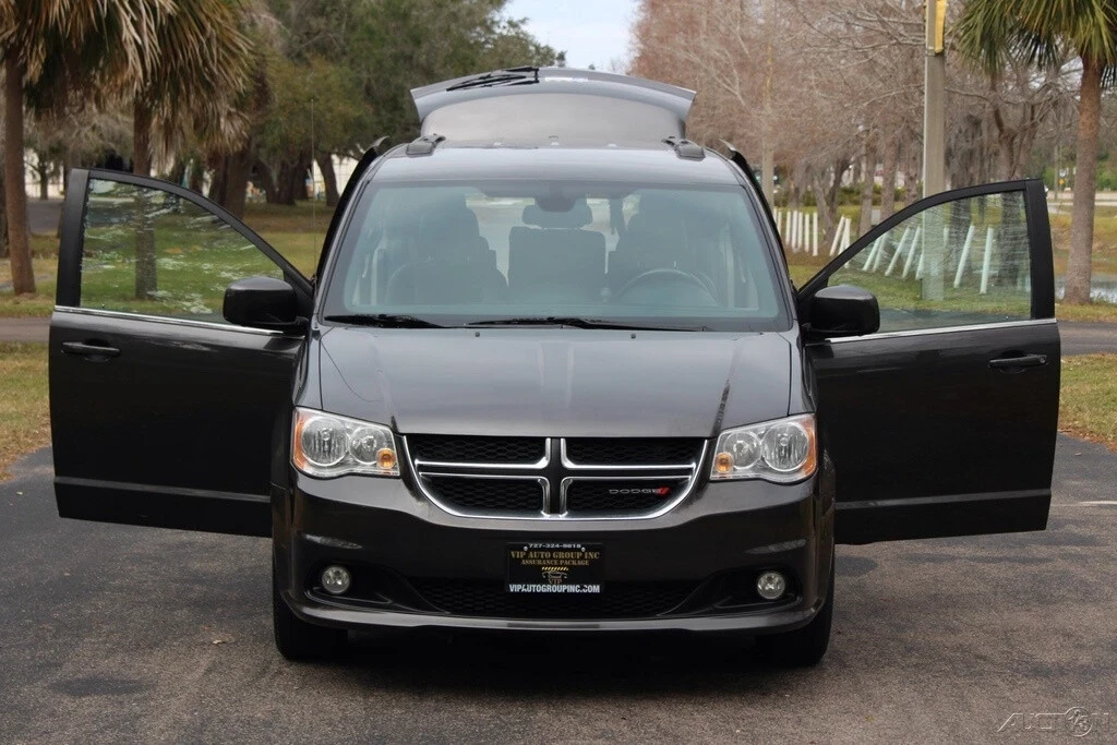 2019 Dodge Caravan - Image 7 of 21
