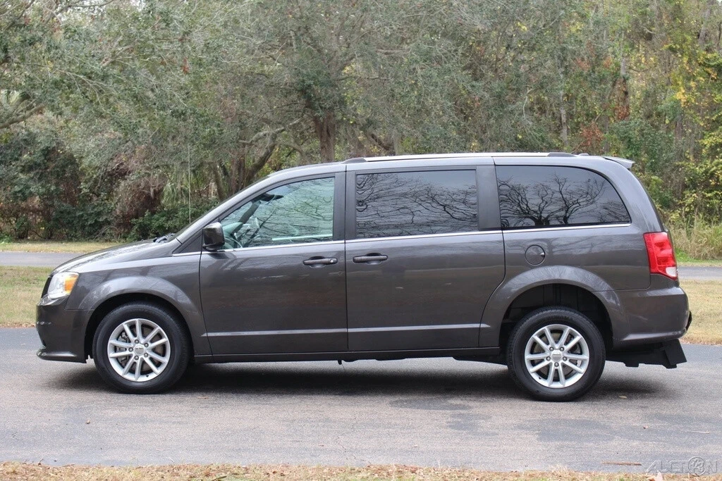 2019 Dodge Caravan - Image 11 of 21