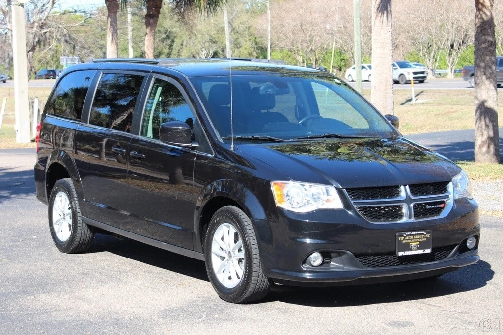 2019 Dodge Caravan - Image 10 of 21