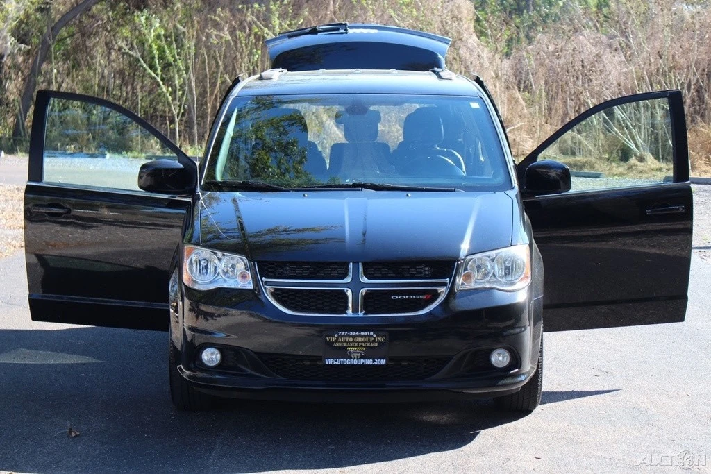 2019 Dodge Caravan - Image 9 of 21