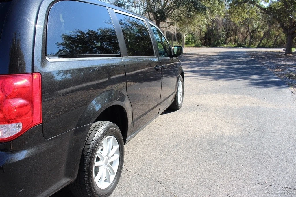 2019 Dodge Caravan - Image 19 of 21