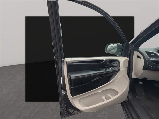 2019 Dodge Caravan - Image 10 of 12