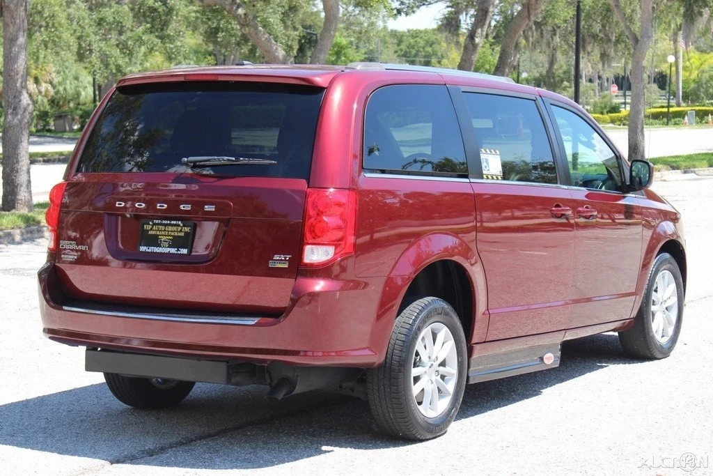 2019 Dodge Caravan - Image 12 of 24