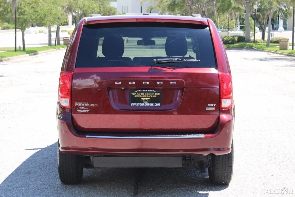 2019 Dodge Caravan - Image 10 of 24