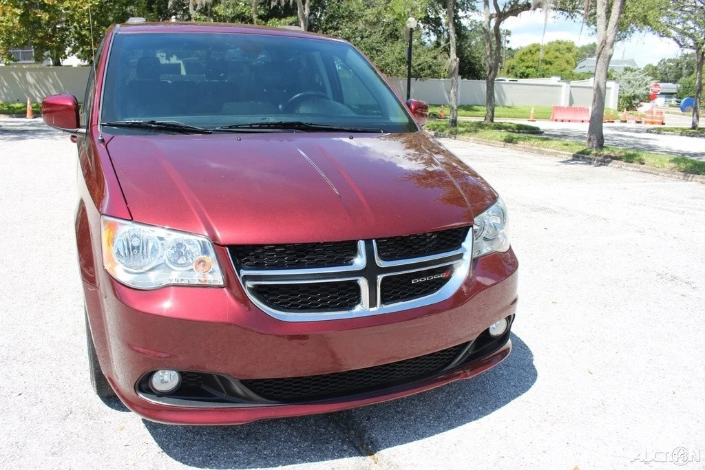 2019 Dodge Caravan - Image 19 of 24