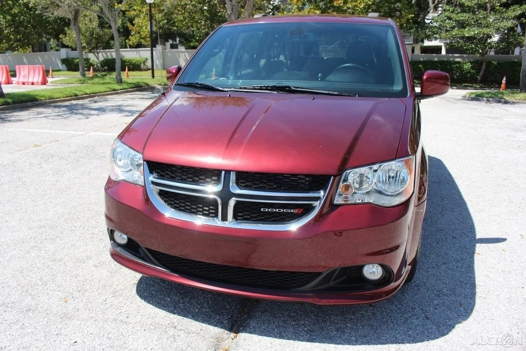 2019 Dodge Caravan - Image 18 of 24